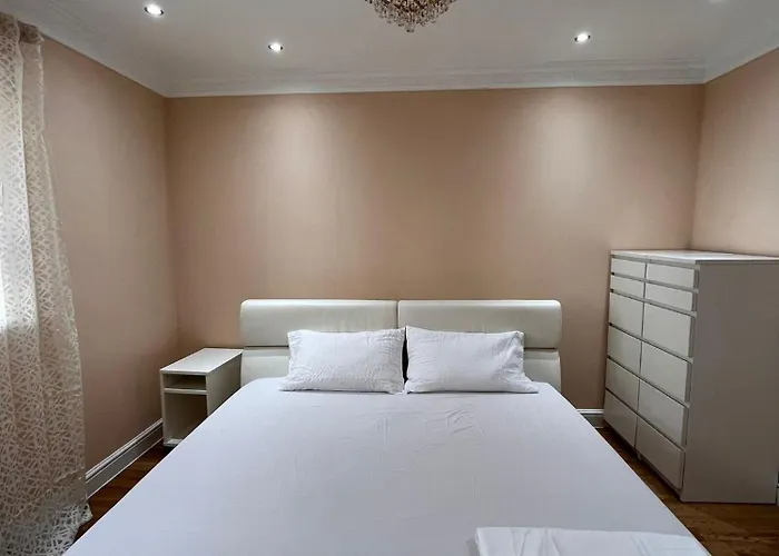 Apartment In Hyde Park